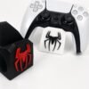 out-soporte-spiderman-ambos-03 Soporte Spiderman para Joystick PS4/PS5