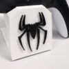 out-soporte-spiderman-blanco-detalle-04 Soporte Spiderman para Joystick PS4/PS5