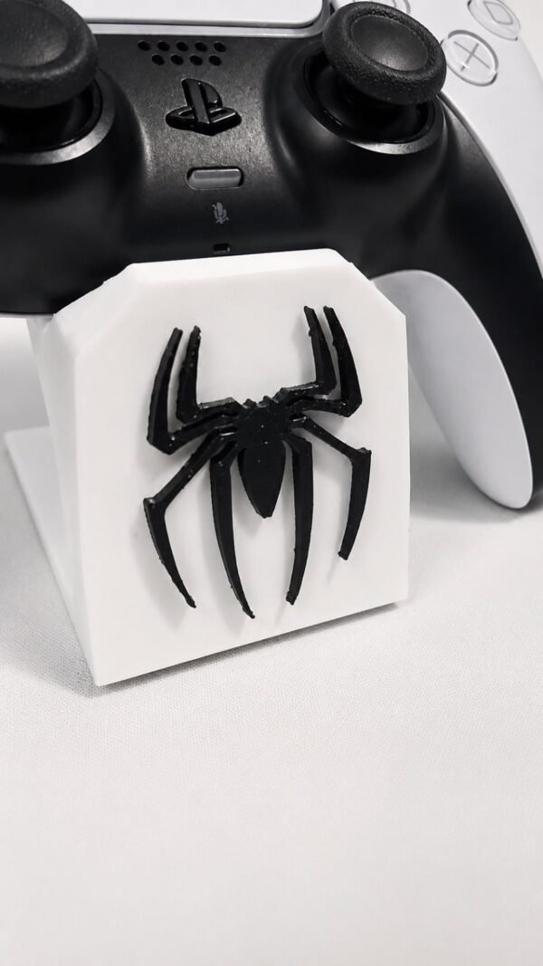 out-soporte-spiderman-blanco-detalle-04 Soporte Spiderman para Joystick PS4/PS5